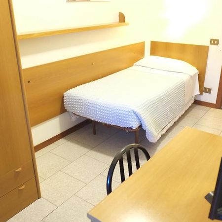 Albergo Italia Di Nardi Renzo & C Snc ปอจจิบองซี ห้อง รูปภาพ
